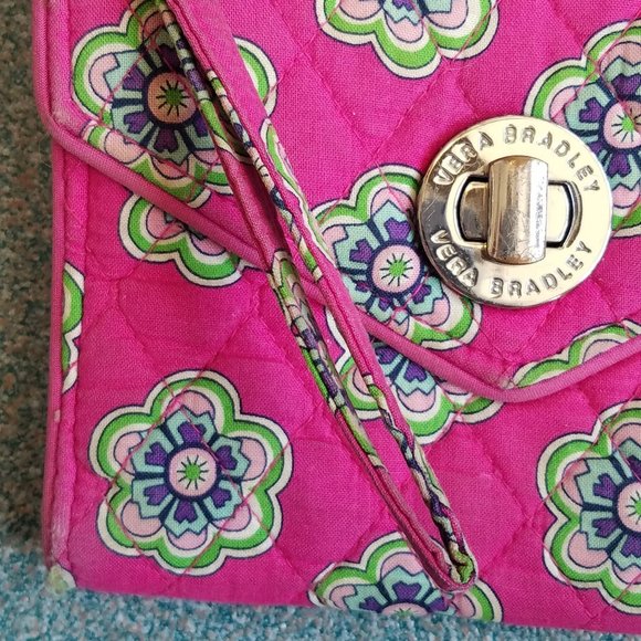 Vera Bradley Your Turn Pink Swirls Quilted Turn Lock Wristlet Wallet - Picture 6 of 16